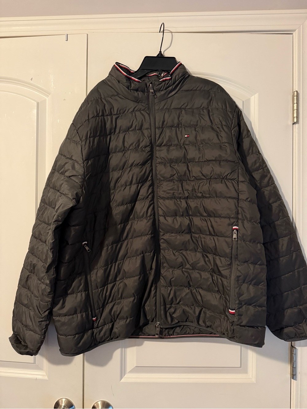 Tommy Hilfiger Men's Dark Gray Quilted Packable Puffer Jacket